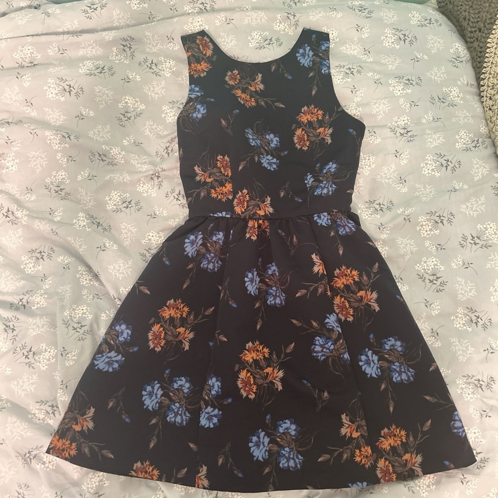 HAS POCKETS Floral Dress black blue green brown women’s size XS Like new